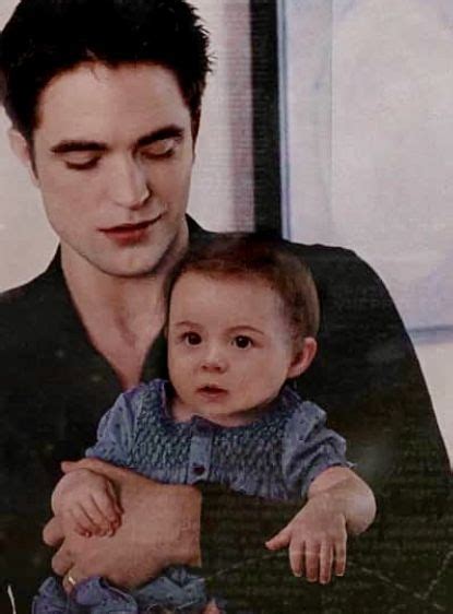 Pin By Toy Fairy On Twilight Renesmee Twilight Renesmee Baby Face Face