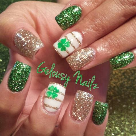 St Patrick S Day Gold Green Shamrock Nail Design Shamrock Nails St