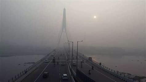 Delhi Weather Thick Fog Engulfs Ncr Rain Likely In Next Two Days Imd Issues Yellow Alert Video