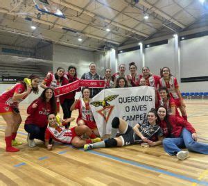 Equipa de futsal sénior feminino do CD Aves sagrou se campeã da Divisão