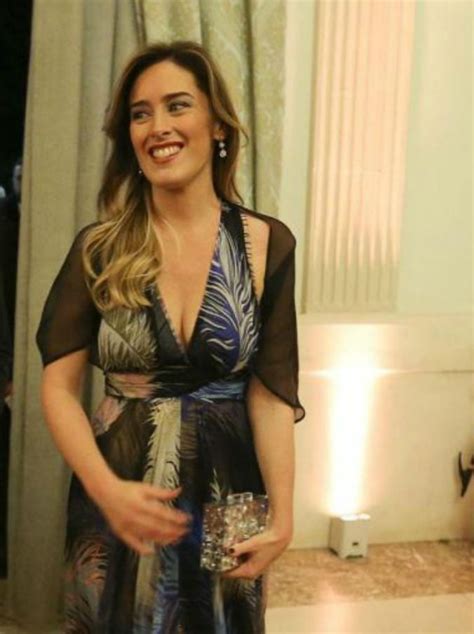 Maria Elena Boschi In Bikini Si Mostra Cos E Non Sfugge Il Dettaglio