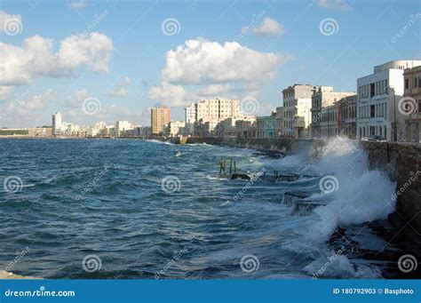 Waves Crashing Along Malecon Havana Stock Image Image Of Street