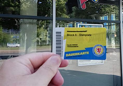 Eintracht Braunschweig Ab Morgen Gibt Es Wieder Dauerkarten