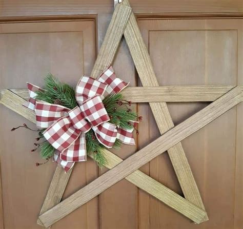 Pin By Cecile Poirier On Holiday Wood Crafts In Christmas Wood