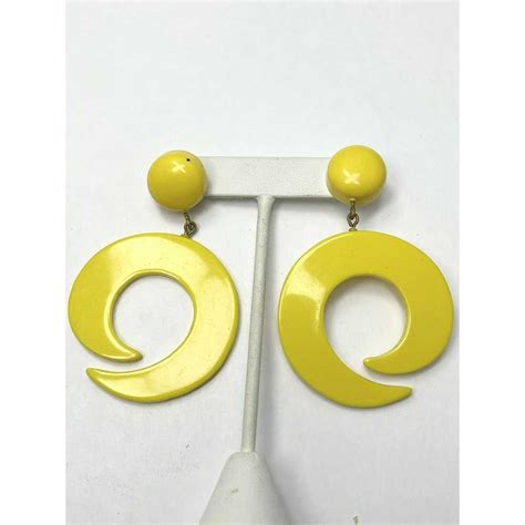 Vintage Vintage Yellow Plastic Swirl Earrings Gem