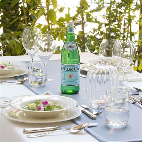 S Pellegrino Water 750 Ml Glass Bottle Sanpellegrino