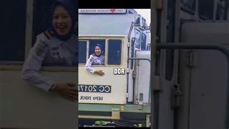 Penampakan Masinis Cantik Kai Kretaapiindonesia Krlcommuterline Youtube