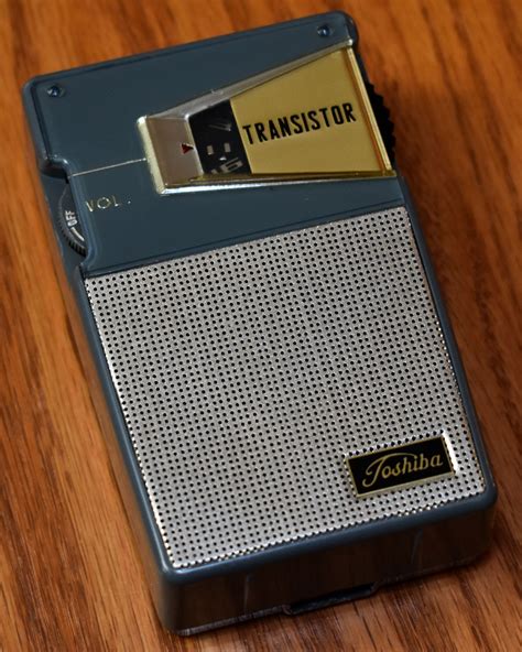 Vintage Toshiba Transistor Radio Model Tp A Am Band