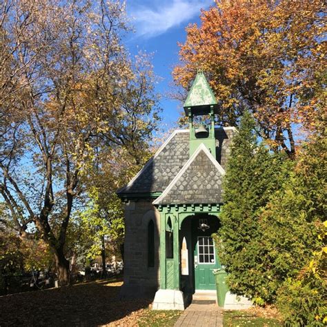 Cimetière Du Mont Royal Cemetery