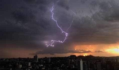 Previs O Do Tempo Avan O De Frente Fria Traz Chuva E Derruba