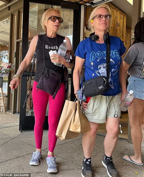 Rosanna Arquette Seen After Crashing Car Into Shopping Center Hot Lifestyle News