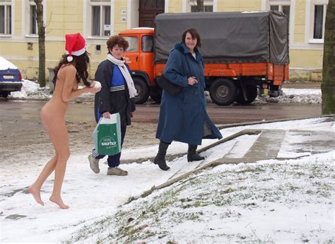 Xmas Nude In Public