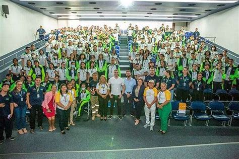 Maio Amarelo Detran Amazonas promove ação educativa em escola da zona