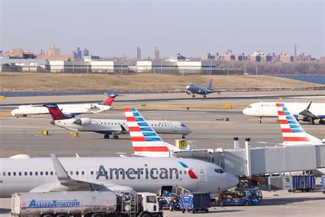 LaGuardia Airport Terminals (LGA)