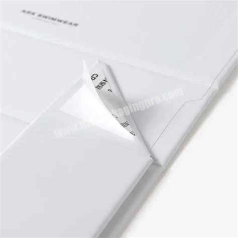 White Rigid Cardboard Packaging Magnetic Closure High End Collapsable Flat Packed Magnetic Paper