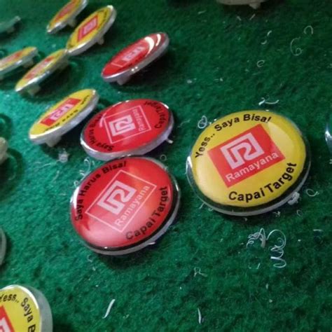 Jual Pin Acrylic Pin Akrilik Emblem Akrilik Custom Shopee Indonesia