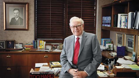 Warren Buffett Shares Nuggets of Wisdom in "The Office"