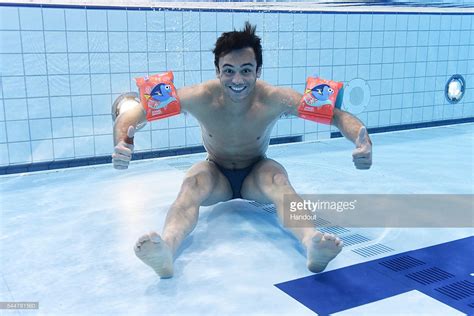 Underwater Men Tom Daley Breatholding Barefaced Underwater