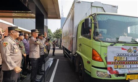 Kapolda Jatim Kirim Paket Bantuan Untuk Warga Terdampak Banjir