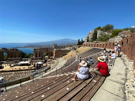 Teatro Antico Taormina Parco Di Naxos Prepara Il Restauro Del Porticus