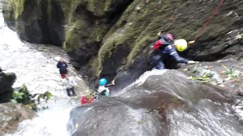 Una Joven Murió Al Caer A Un Abismo Mientras Intentaba Huir Del Ataque