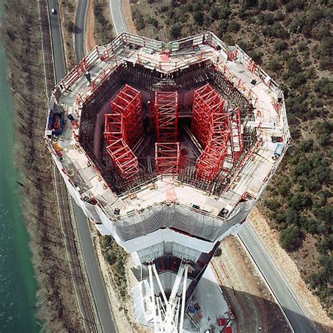 Viaduc de Millau, France