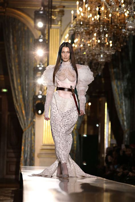 Bella Hadid Closes Vivienne Westwoods Aw20 Show As A Dagger Wielding Bride In 2024 Vivienne