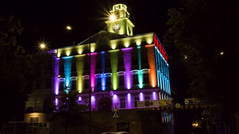 Pr Ba Iluminacji Na Gorlickim Ratuszu Robi Wra Enie Foto