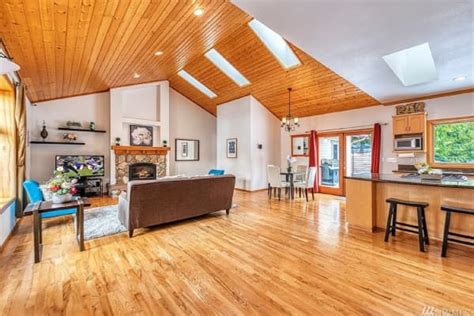 Photos: Inside Seattle house where Jeff Bezos started Amazon