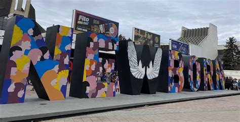 Kosovo Dedicates Independence Monument To Womens Empowerment