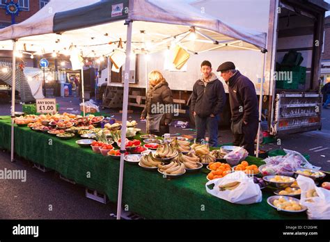 Market Stalls Stall Stalls Hi Res Stock Photography And Images Alamy