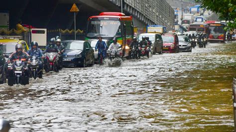 Red Alert In Western Maharashtra Very Heavy Rainfall Likely In These