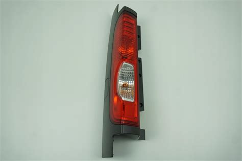 Lampa Tylna Renault Oe Oe Lampa Ty Lewa Trafic Ii Vivaro Primastar