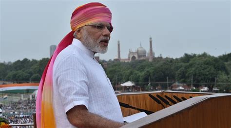 PM Narendra Modi turban photos: His designer turbans since Independence ...