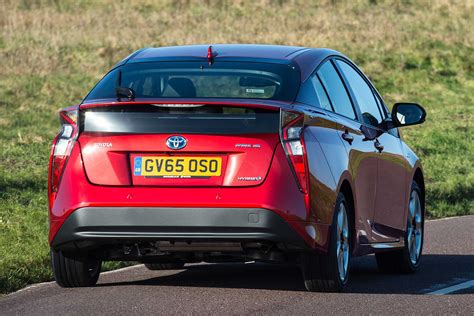 2016 Toyota Prius Review First Drive Motoring Research