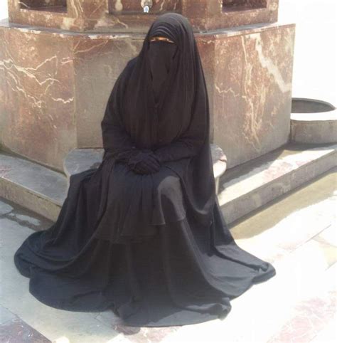 Pin By Rosana روزانا On Niqab Niqab Fashion Beautiful Muslim Women Muslim Beauty