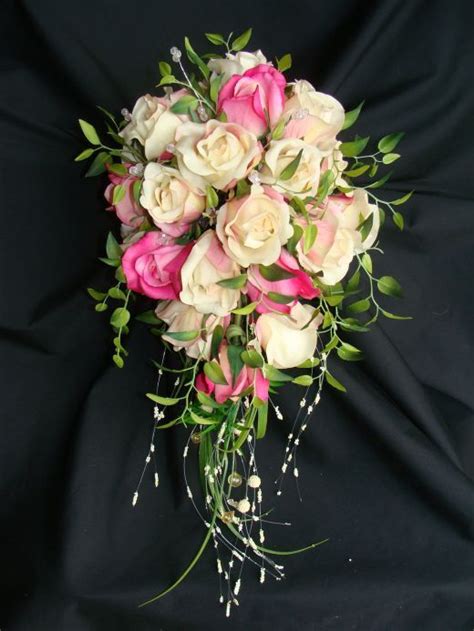 Make Your Own Bridal Flowers And Wedding Bouquets Cheap Wedding Bouquets Diy Wedding Bouquet