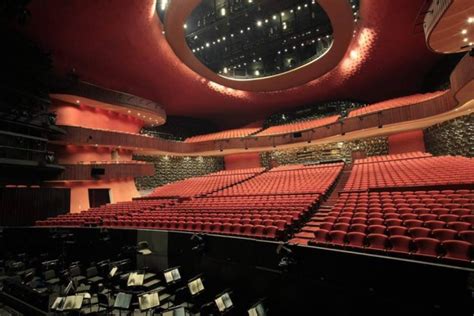 La Naturaleza Se Funde Con El Arte En El Teatro Nacional De Taichung