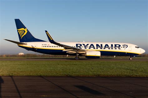 Ryanair Buzz Boeing 737 8AS SP RKU Oliver Hendrich Flickr