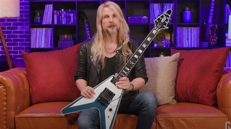 Whats This A Gibson Custom Shop Richie Faulkner Flying V Custom In