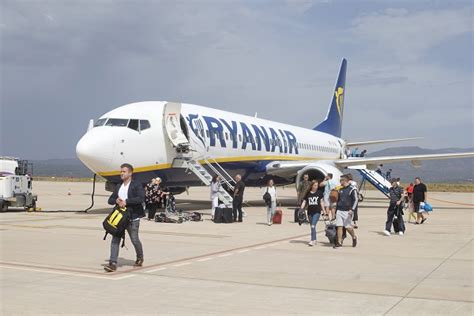 L Aeroport De Castell Refor A A Partir D Aquesta Setmana La Ruta De