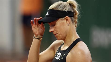 French Open Angelique Kerber Verliert Satz Eins Deutlich Gegen