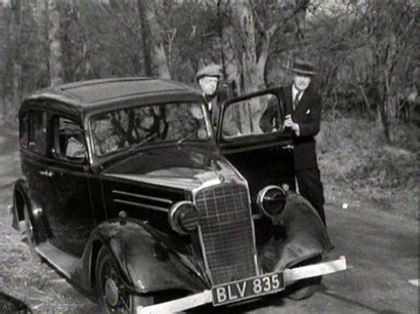 IMCDb.org: 1936 Vauxhall Light Six [DY/DX] in "They Met in the Dark, 1943"