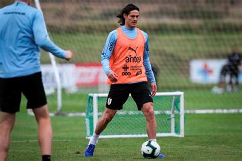 Edinson Cavani anunció su retiro de la selección de Uruguay