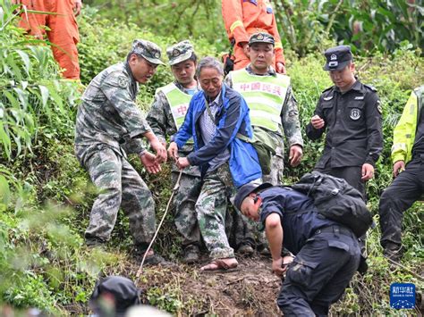 新华全媒丨四川雅安汉源县山洪灾害搜救工作仍紧张进行雅安市四川省灾害新浪新闻