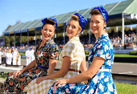 Vintage fanatics sport retro fashion for Goodwood Revival - Go Fashion Ideas