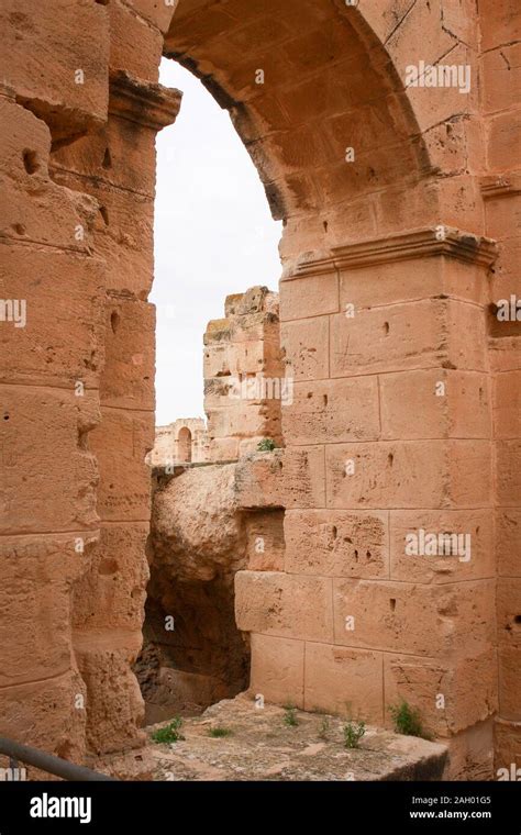 El Anfiteatro De El Jem Es Un Anfiteatro Oval En La Moderna Ciudad De