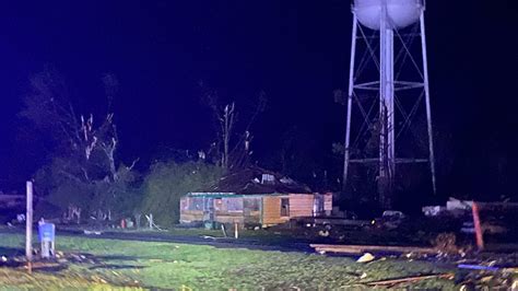 Misisipi Al Menos Muertos Por Un Fuerte Tornado Y Tormentas Uno Tv