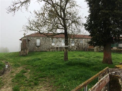 Casa En Venta En Chantada Ribeira Sacra De 760 M2 Con 5 Dormitorios