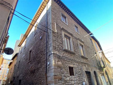 Vendita Appartamento Viterbo Trilocale In Via Del Pavone 13 Da